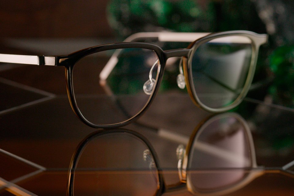 Brillen & Sehhilfen Brillen & Sehhilfen
